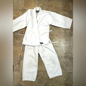 Little Kids White Karate Martial Arts Uniform Size 000